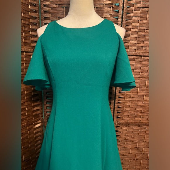Eliza J 6 Green Dress Exposed Shoulders Off Shoulder Sleeves - Picture 4 of 14